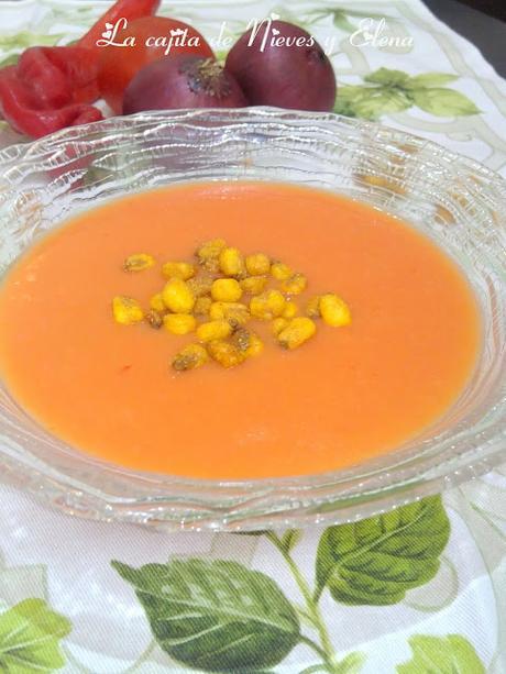 Gazpacho de mango con kikos