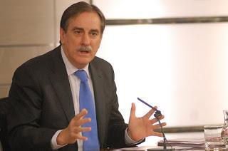 Valeriano Gómez en rueda de prensa