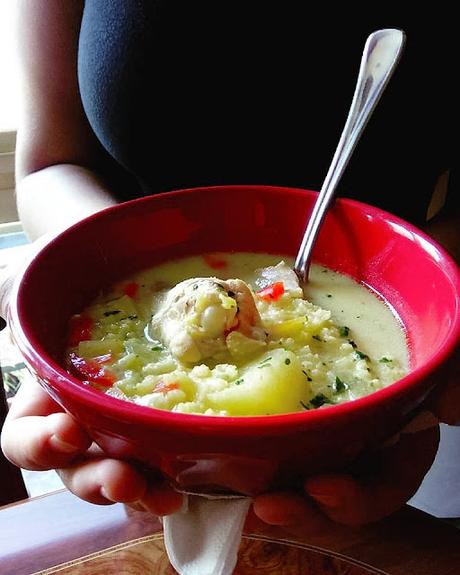 Sopa de pollo a la Griega