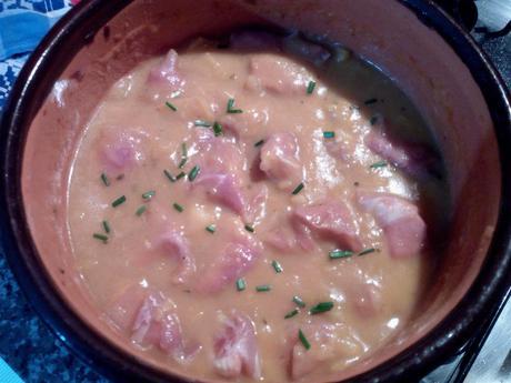 Guiso de pollo con patatas y pimientos - Spezzatino di pollo con peperoni gialli e patate - Potatoes and pepper chicken stew