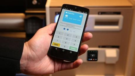barclays prueba retiros de efectivo mediante telefonos inteligenes