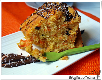 Bundt cake zanahoria, coco y chocolate (saludable)