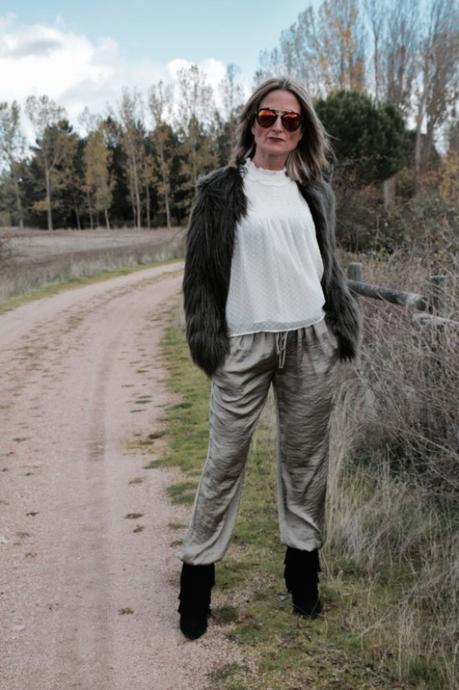 Autumn days in green fur-coat-pantalones-fluídos-flecos-estilo-victoriano-abrigo-pelo
