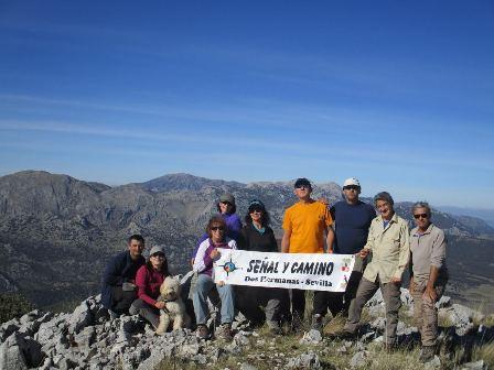 los-socios-del-club-senal-y-camino-subieron-a-los-picos-puntal-de-la-raya-y-salamadre_22