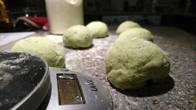 MOLLETES DE ALBAHACA (Receta sencilla de pan)