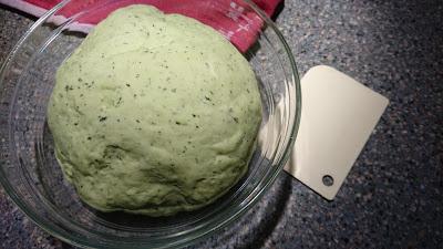 MOLLETES DE ALBAHACA (Receta sencilla de pan)