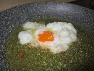 DOS APERITIVOS CON HUEVOS CAMPOMAYOR.