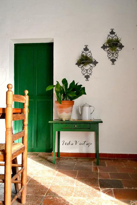 COMEDOR DECORADO CON MUEBLES ANTIGUOS