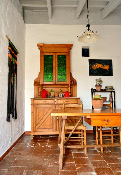 COMEDOR DECORADO CON MUEBLES ANTIGUOS