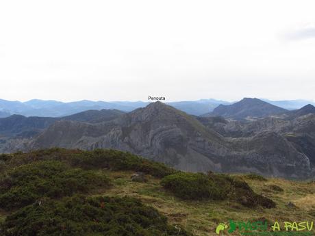 Vista de la Peña Penouta desde el Pico Mocoso