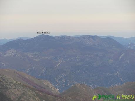 Vista de la Peña Manteca desde el Pico Mocoso