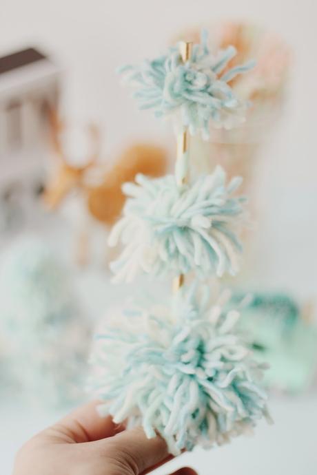 DIY Navidad Pompones arbolitos de navidad