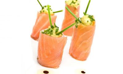 ROLLITOS DE SALMON Y AGUACATE