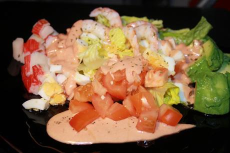 ENSALADA DE MAR CON SALSA ROSA