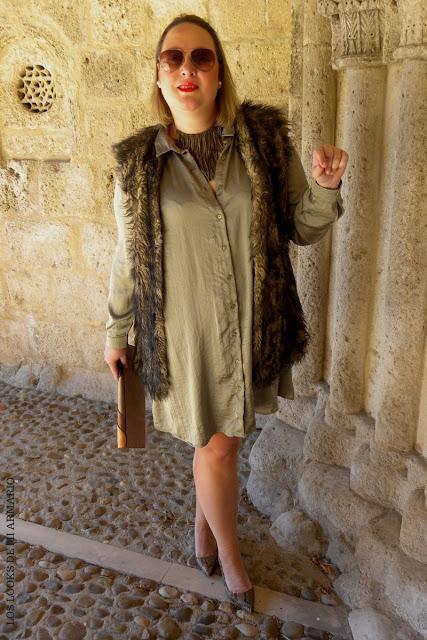 http://www.loslooksdemiarmario.com/2016/11/mi-nuevo-vestido-camisero-militar-look.html