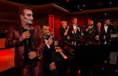 Bono (como MacPhisto), The Killers, Herbie Hancock, Halsey y más celebridades en un programa benéfico para (RED)
