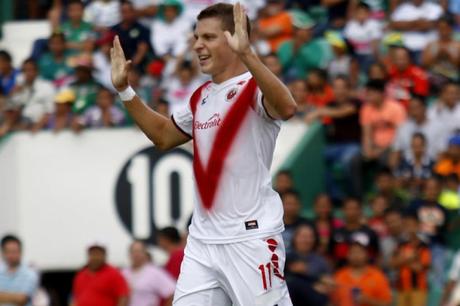 Santos se refuerza con Julio Furch del Veracruz