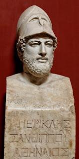 Pericles y su casco de estratego.