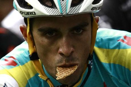 Para un ciclistas de gran fondo, los carbohidratos deben ser una fuente de combustible esencial en el plan de nutrición. 