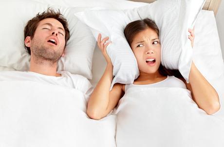 ¿Haces ruidos extraños mientras duermes? Se llama “catatrenia”