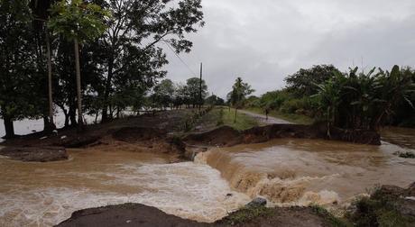 dique-impide-acceso-pangas-zona_lncima20161124_0064_5