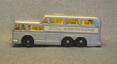 Un ómnibus Greyhound de Matchbox
