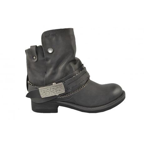 BLACK CLOSET BLACK CLOSET