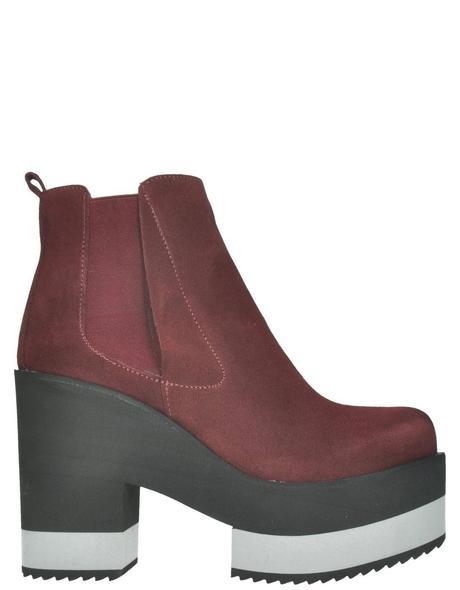 BLACK CLOSET BLACK CLOSET