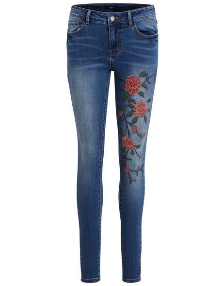 BLACK CLOSET BLACK CLOSET