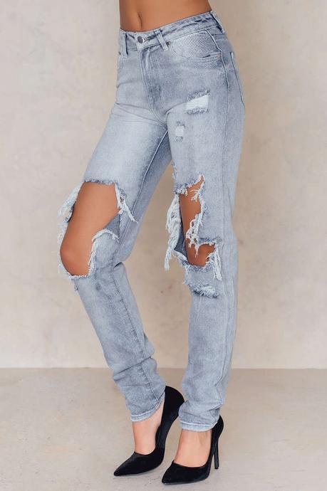 BLACK CLOSET BLACK CLOSET