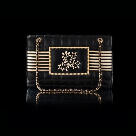 BLACK CLOSET BLACK CLOSET