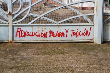 REVOLUCIÓN, PÓLVORA Y TRAICIÓN