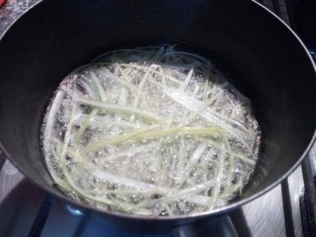 Rollitos de cerdo con jamón y puerro – Involtini di maiale con prosciutto e porro rollitosjamonpuerro2