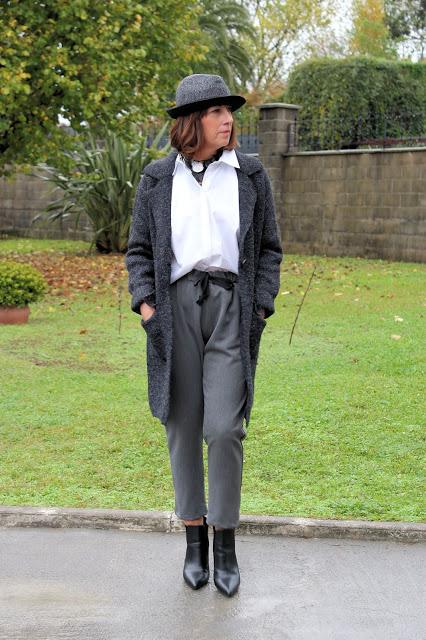 MIS LOOKS- TODO AL GRIS CON PUNTO Y APARTE