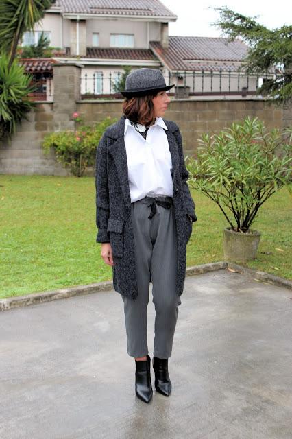 MIS LOOKS- TODO AL GRIS CON PUNTO Y APARTE