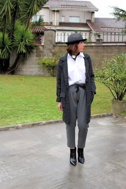 MIS LOOKS- TODO AL GRIS CON PUNTO Y APARTE