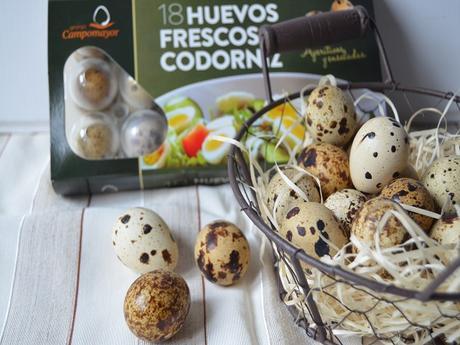 Cestitas de pan rellenas y montaditos con huevos de codorniz