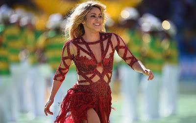 Shakira acusada de plagio por fans de Rihanna