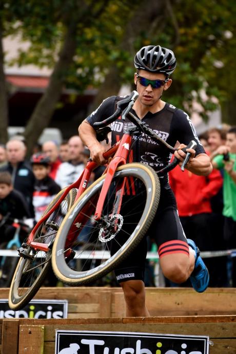 KEVIN SÚAREZ MANTUVO EL TIPO EN ZEVEN PERO NO TUVO SU DÍA EN HAMME