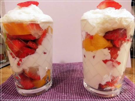 Fresas con nata y melocoton. Congelando el verano