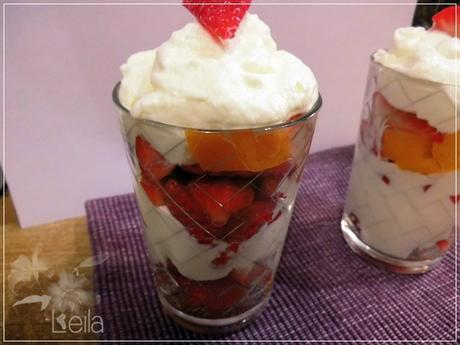 Fresas con nata y melocoton. Congelando el verano
