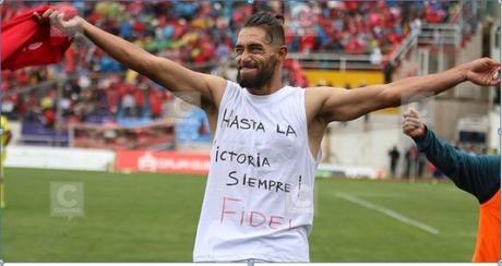 fidel-homenajeado-en-un-partido-de-futbol-2