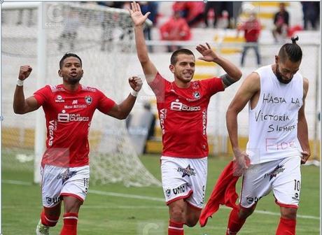 fidel-homenajeado-en-un-partido-de-futbol