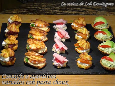 Canapés o aperitivos variados con pasta choux