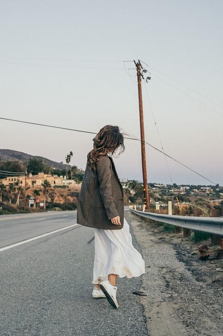 uno_de_50_jewels-slip_dress-checked_jacket-vintage_chanel-sandro-matador_beach-malibu-golden_goose_sneakers-street_style-collage_vintage-146