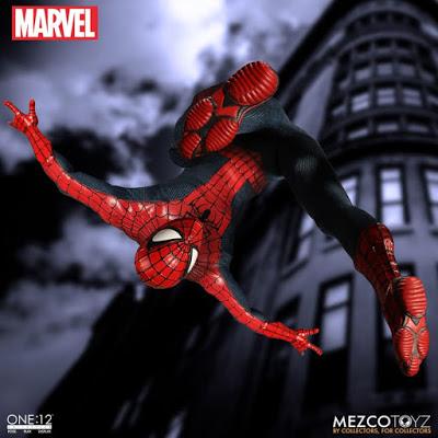 Vean esta increíble figura de Spider-Man cortesía de Mezco Toys