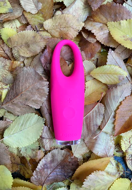 IRIS, el masajeador iluminador de Foreo que combate bolsas y ojeras