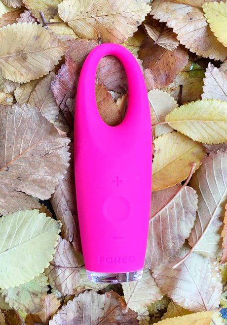 IRIS, el masajeador iluminador de Foreo que combate bolsas y ojeras