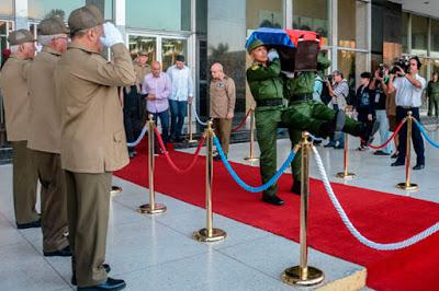 Partida del recorrido del cortejo fúnebre de Fidel Castro hacia Santiago de Cuba