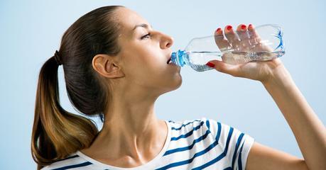 beber-agua-sin-desayunar-tiene-insospechadas-consecuencias-para-tu-cuerpo